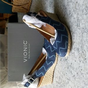 Vionic Aruba Coralina navy espadrilles